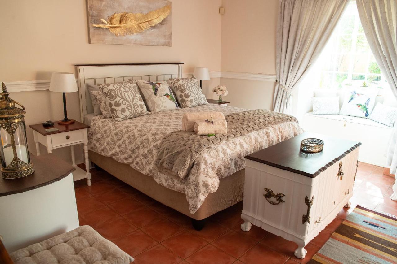 Roses And Pebbles B & B Guest House Klerksdorp Exterior foto